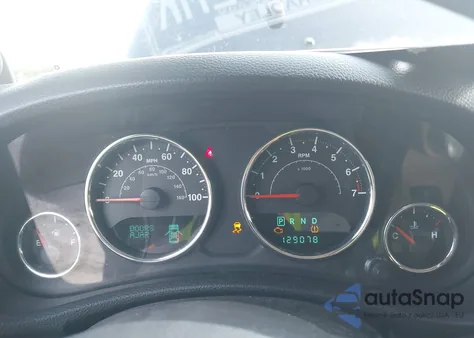 2013 Jeep Wrangler Unlimited Sahara z USA, uszkodzony, nr VIN 1C4BJWEG8DL592007